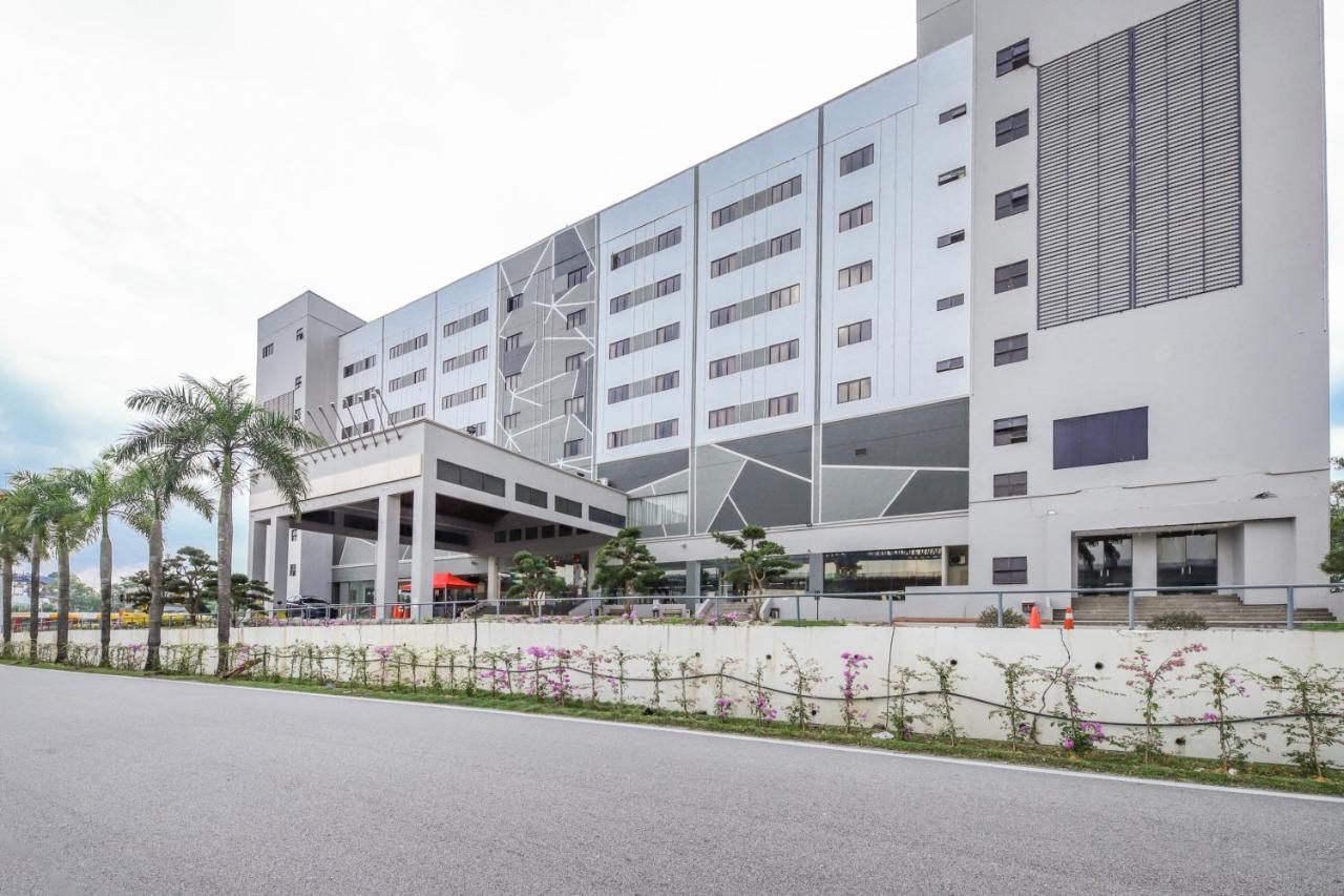 Oyo Capital O 89357 Unicorn Hotel Seri Kembangan Eksteriør billede