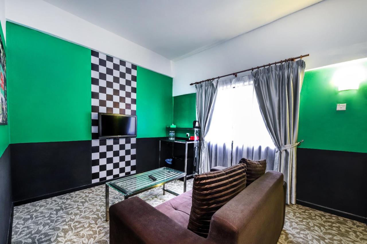 Oyo Capital O 89357 Unicorn Hotel Seri Kembangan Eksteriør billede