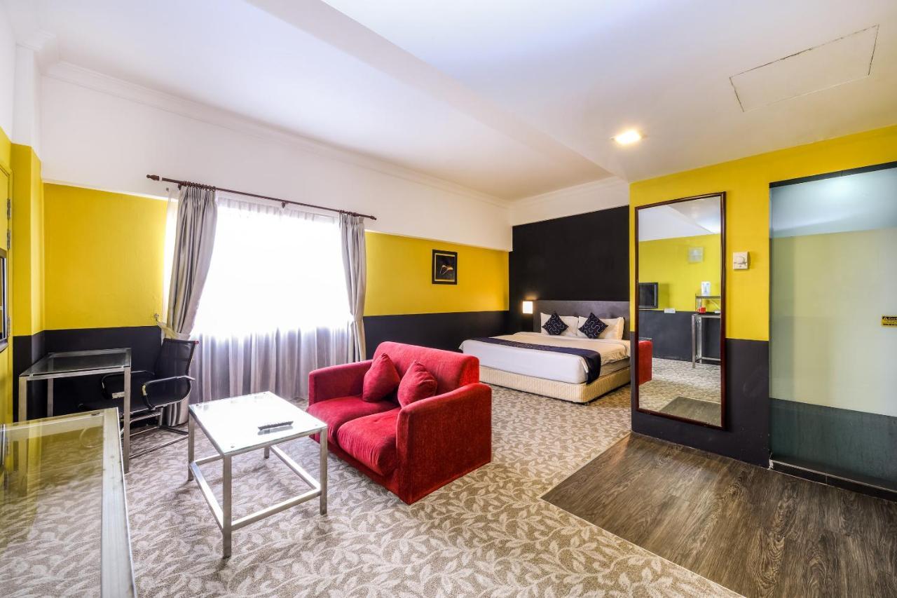 Oyo Capital O 89357 Unicorn Hotel Seri Kembangan Eksteriør billede