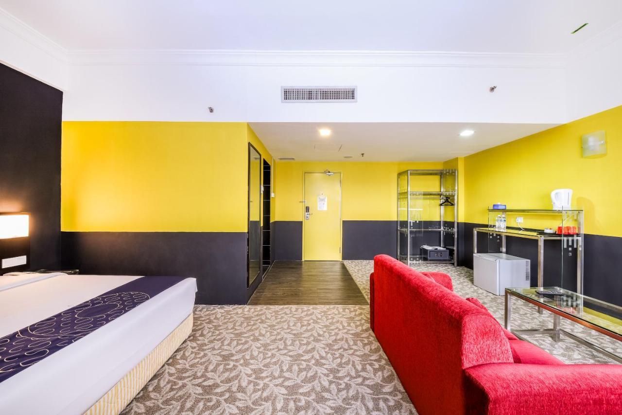 Oyo Capital O 89357 Unicorn Hotel Seri Kembangan Eksteriør billede